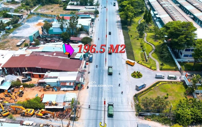 BÁN GẤP NHÀ SỔ RIÊNG 196,5M2 MẶT TIỀN QUỐC LỘ 1K ĐỐI DIỆN CTY POUCHEN